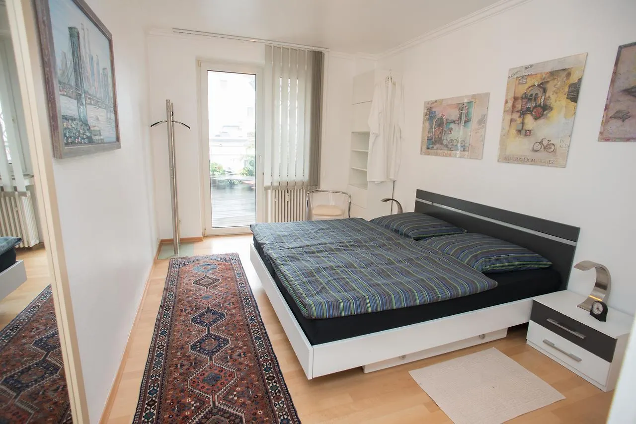 Apartement Mit Dachterrasse - Bei Curth Klingen - Teilen Sie Uns Ihre Ankunfszeit Mit Dusseldorf Bed & Breakfast